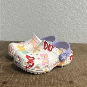 Crocs girls Colorful Butterflies